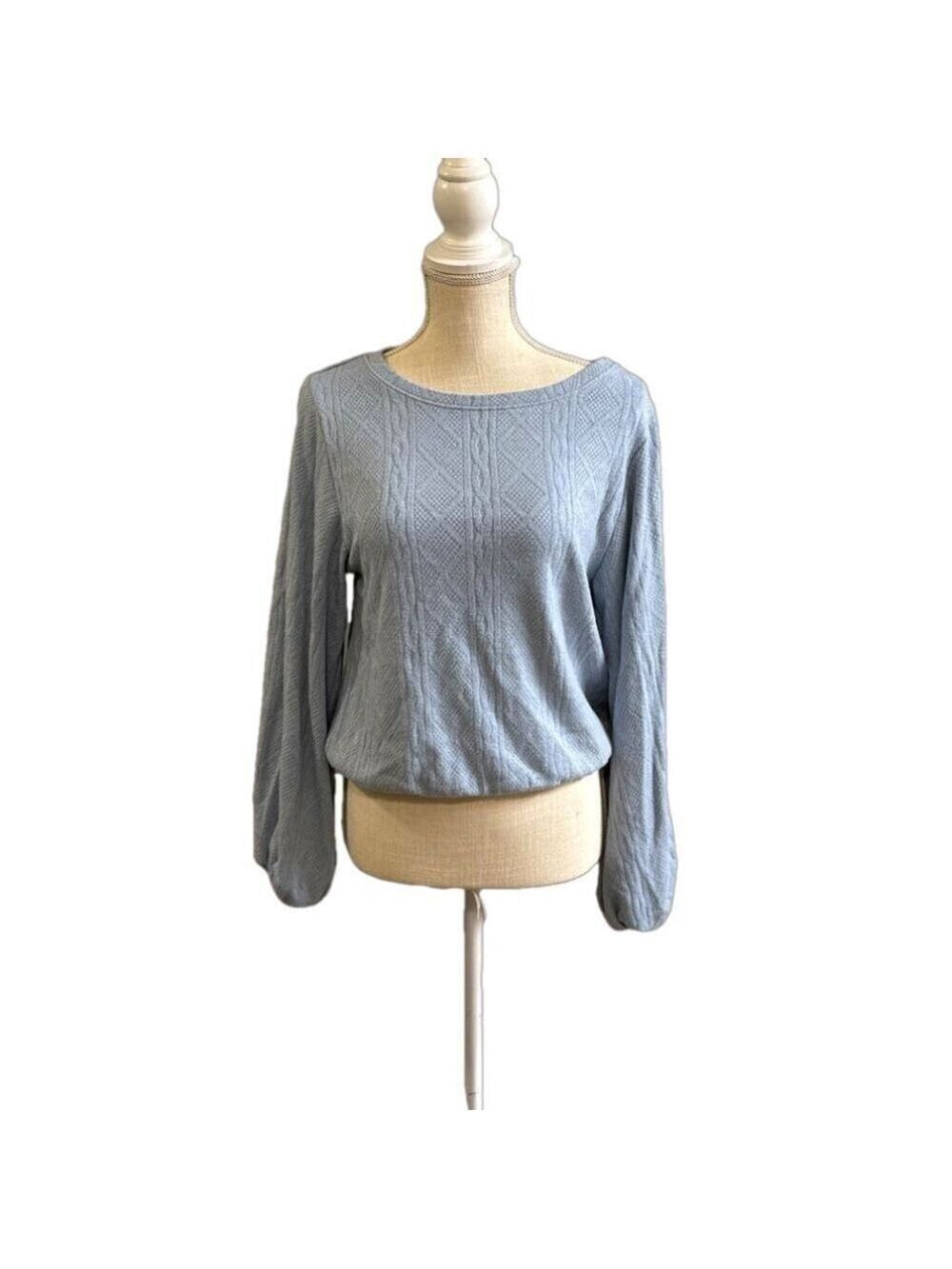 Altar'd State Long Sleeve Elastic Cuff and Bottom Cable Knit Sweater. Size M